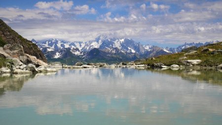 Lac de Riondaz et Mont Blanc (dans les nuages !)