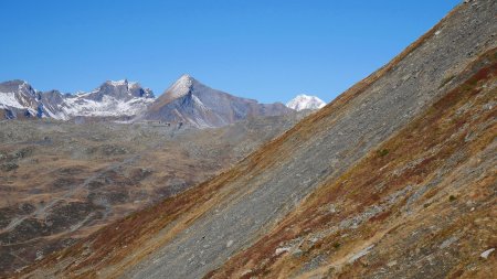 Les Aiguilles de Tré la Tête dépassent tout juste.