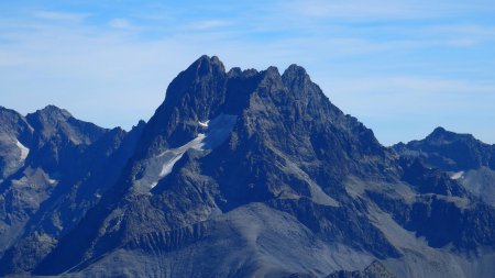 Le Sirac, dernier grand sommet du massif au sud.