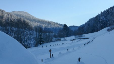 Retour au Penon, le mont Charvet au soleil 