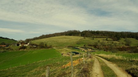 Arrivée au carrefour de Villecourt.