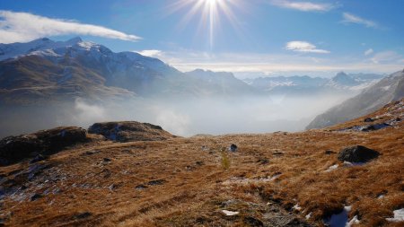 Entre le refuge et la première moraine, vue arrière.