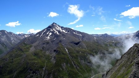 L’Aiguille de Scolette dans son splendide isolement.