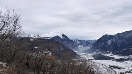 Vers Ugine (Aiguilles du Mont et Mont Charvin)