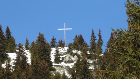 Zoom sur la croix du Grand Praz