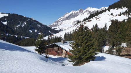 Au deuxième chalet, vue arrière