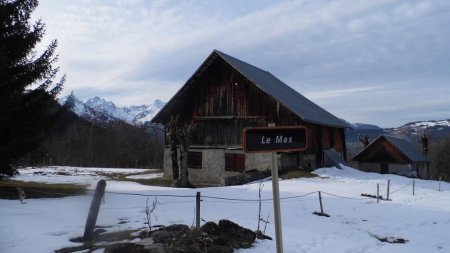 La Mas, maison à colonnes (ou à jambes)