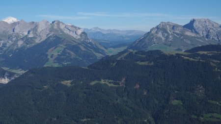 Dernier regard vers le col des Aravis...