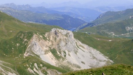 Au loin le barrage de Roselend