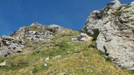 On enchaîne par ce couloir herbeux.