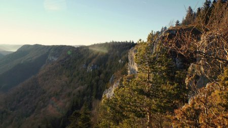 Vue arrière sur la longue crête parcourue.