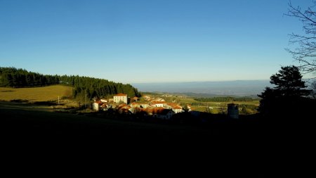 L’ombre tombe sur Saint-Bonnet.