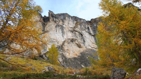 La paroi du site d’escalade du Chevril.