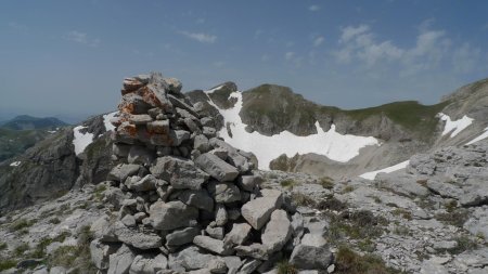 La descente, le cairn à ne pas manquer.