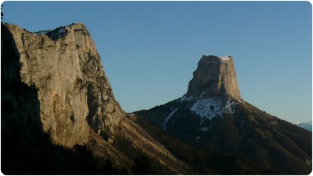 Regard arrière, Rochers du Parquet et Mont Aiguille.