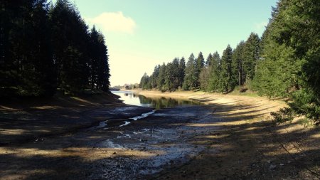 Lac de retenue de la Gimond.