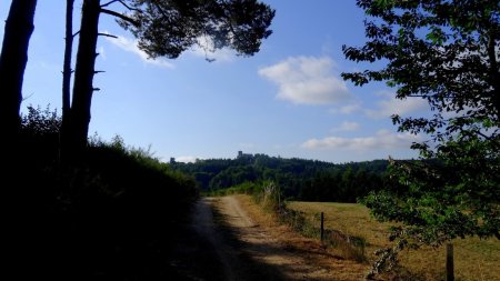 Le village perché de Leignecq.