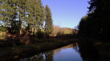 Bassin de décantation en amont de la retenue.