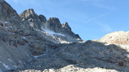 Montée sous les Aiguilles