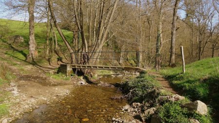 Passerelle sur la Gimond.