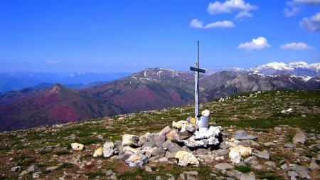 Sommet des Cluots avec le dôme de Barrot, le mont St-Honorat et le Grand Coyer.