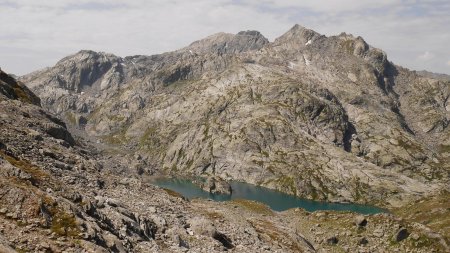 Vue en direction des laghi di Bella Comba et la Pointe de la Louïe Blanche.