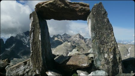 Fenêtre sur les Rochers Blanc et Badon.