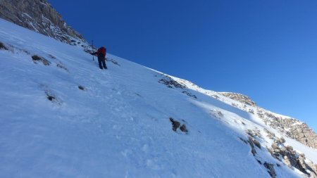 Toujours soutenu et en traversée à droite