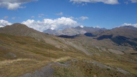 Chenaillet, Punta Rognosa, Roc del Boucher, Punta Ciatagnera, Punta Clapiera, Cima del Pelvo, Punta Serpentiera, Punta Marin , Bric froid, Crête de Dormillouse, Pic de Terre Noire puis Grand Glaiza