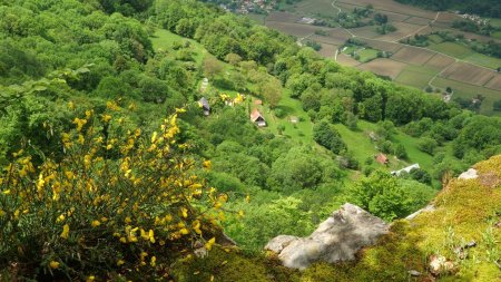 Du belvédère, vue sur le hameau de Montjean