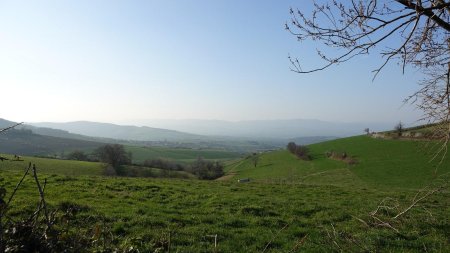 Vers Longes et les Monts du Lyonnais.