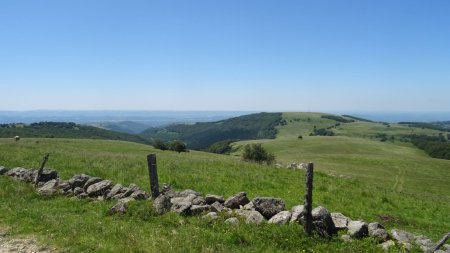 Au delà du Suc (1354 m) vers Conques-en-Rouergue et les Causses du Quercy