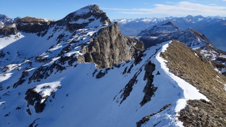 Descente de l’arête est