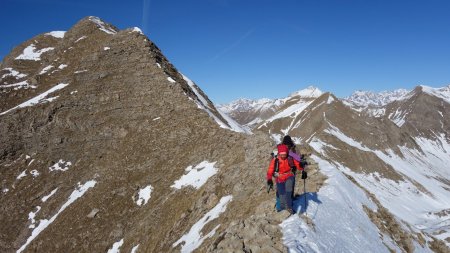 Descente de l’arête est