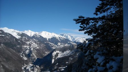 Croix de Feissons, vue sur le Beaufortain : Combe Bénite, Roignais...