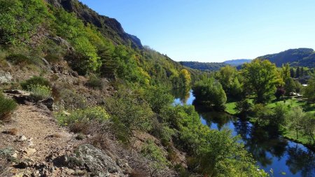 Après Vousse, sur le sentier escarpé.