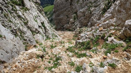 Bas du couloir de Serre-Brion.