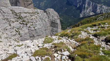 La cheminée du Petit Obiou est là.