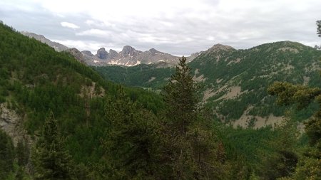 Au sud, les tours du lac d’Allos