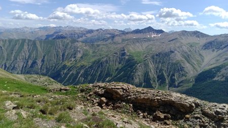 A l’est, le Grand Parpaillon (2990m)