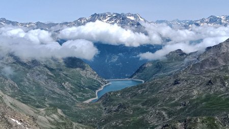 Vue sur le lac de Bissorte depuis la pointe 3040, dominé par l’ensemble «Péclet - Polset»