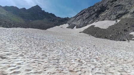 Entame de la montée, avec crampons