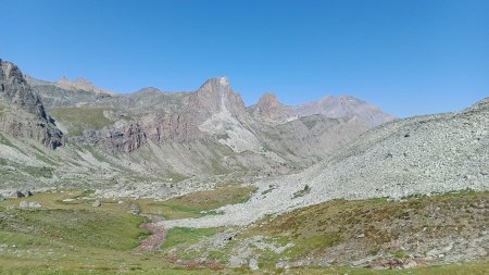 Montée dans le vallon de Mary