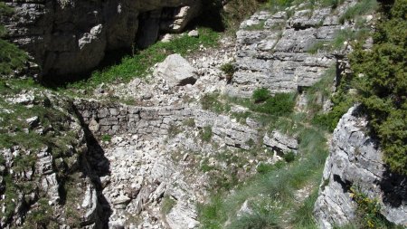 Le passage du ravin de Côte Belle en venant du col de Gaspardon.