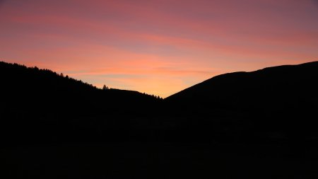 Départ à l’aube, le ciel prend des belles couleurs...