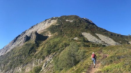 Dent d’Orlu, vue juste avant d’arriver au Col de Brasseil