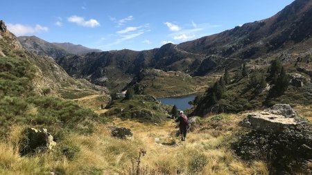 Descente vers le barrage et le lac de retenue du Siscar