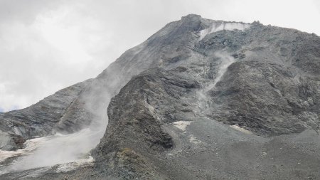 Éboulement sur la face nord du Mont Turia.