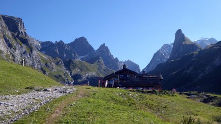 Refuge des Barmettes , Grande Glière et Aiguille de la Vanoise