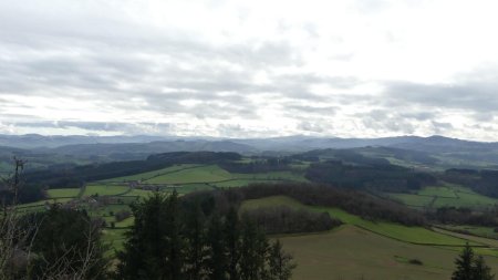 En direction du Beaujolais (Mont Saint-Rigaud, Roche d’Ajoux...)